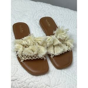 Seychelles Women's Size 7 White/Tan Slip on Fabric Pompom Flat Sandals Comfort